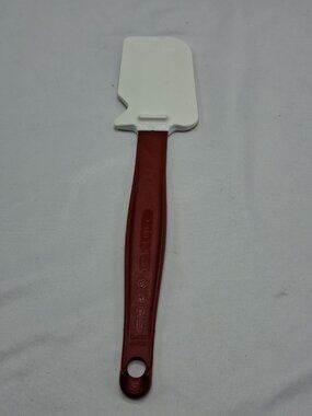 Rubbermaid Spatula Commercial Red #1962 High Heat Professional Chefs Notch